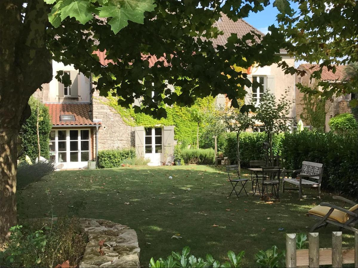Hotel Le Relais De Scisse Saint-Gengoux-de-Scissé Exterior foto